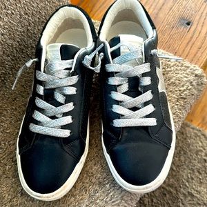 Vintage Havana tennis shoes
